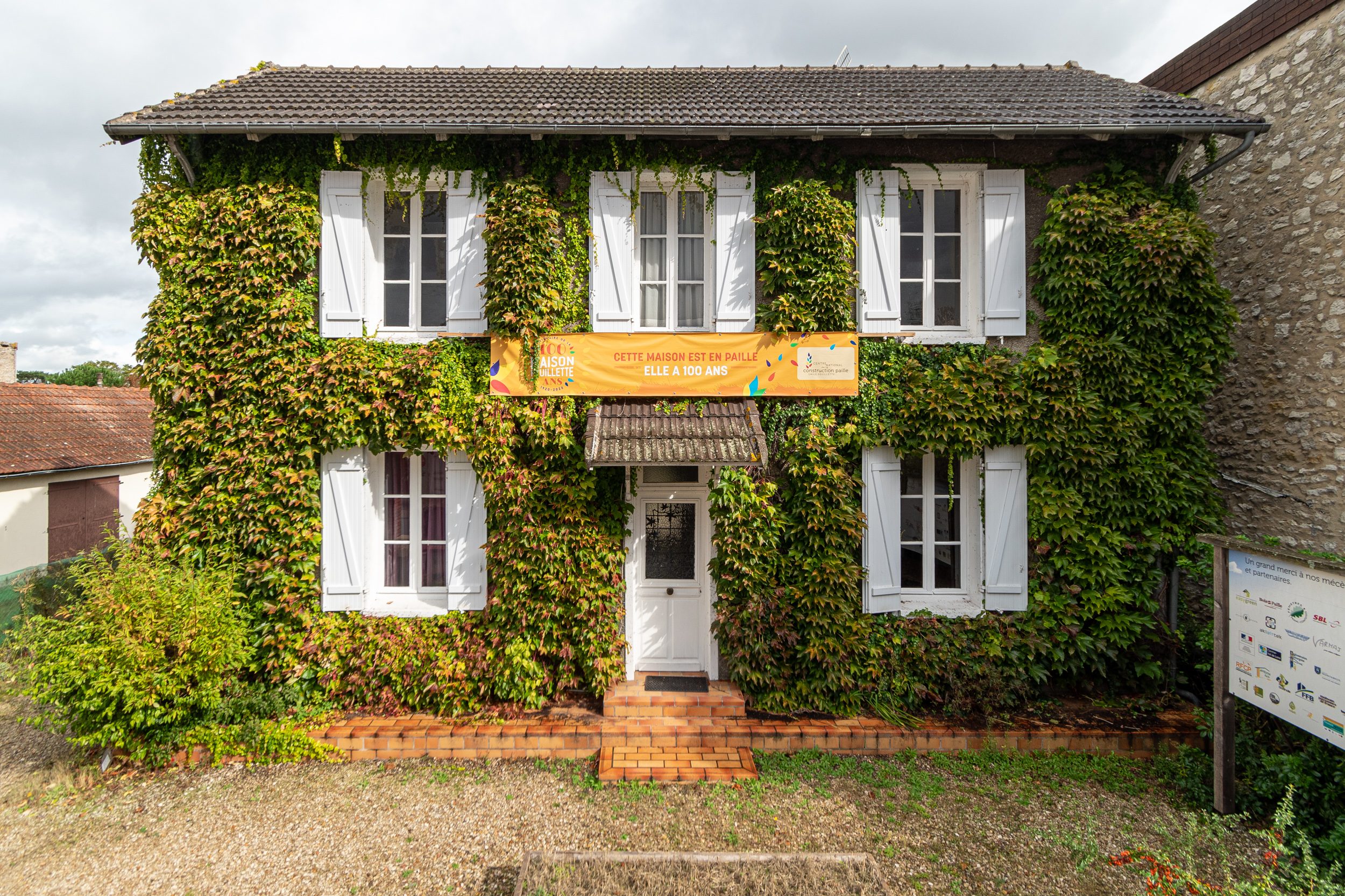 La maison en paille, un monument historique face au réchauffement climatique